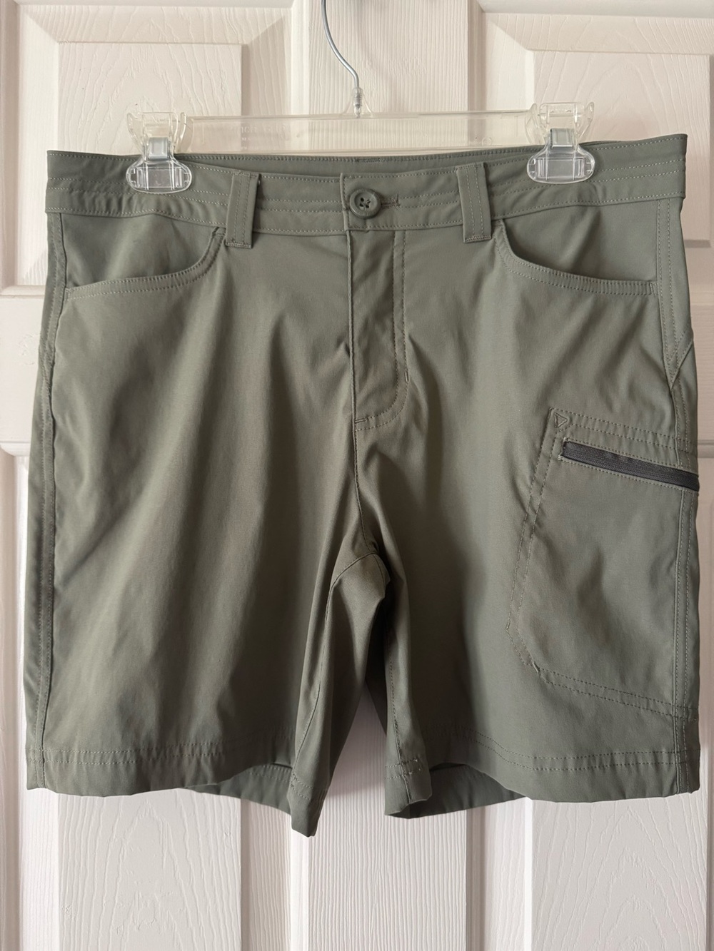 EUC - Eddie Bauer Women's Olive Green Cargo Hiking Shorts - Size 8